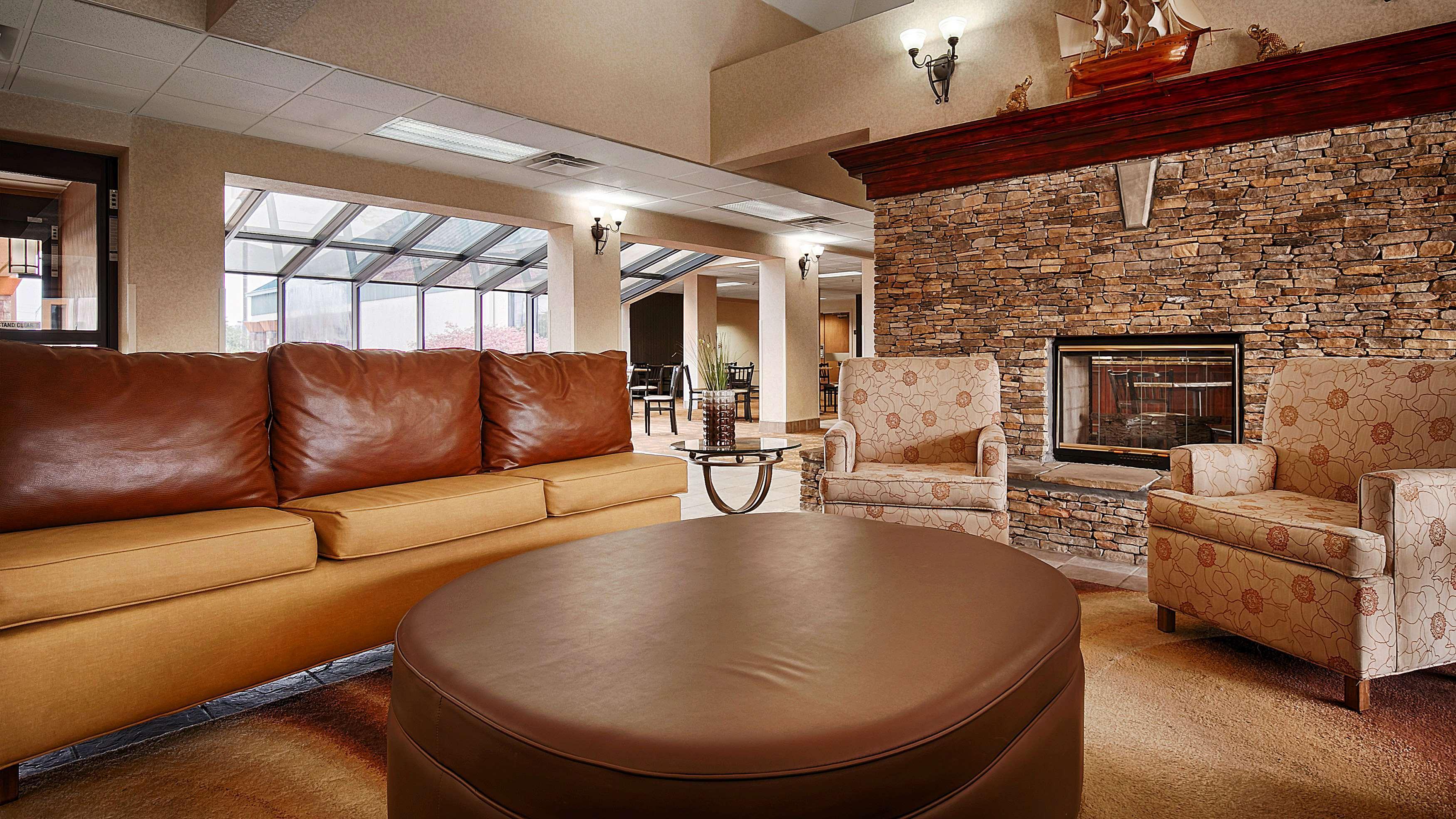 Best Western Plus Arbour Inn&Suites East Ridge Extérieur photo