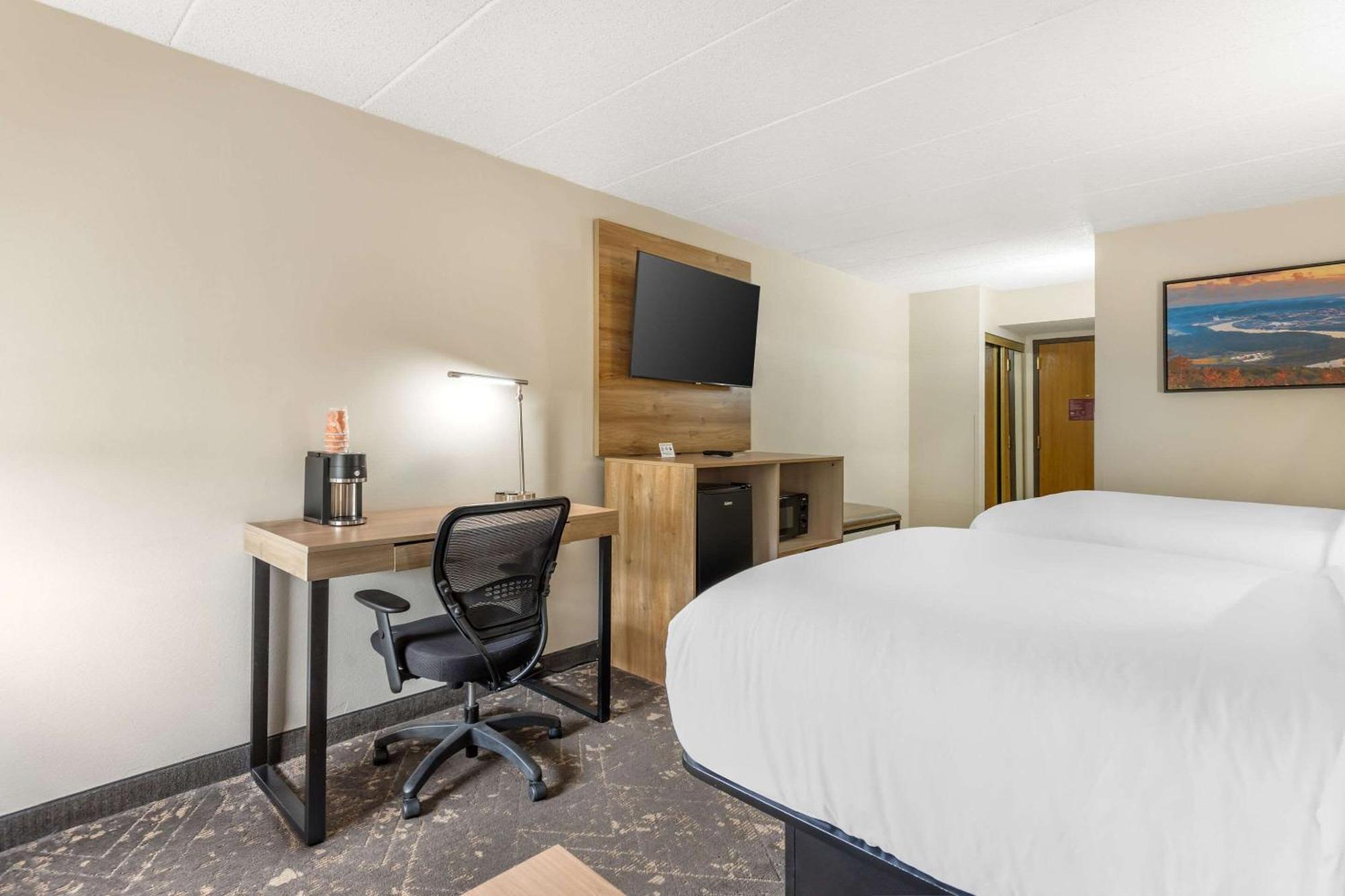 Best Western Plus Arbour Inn&Suites East Ridge Extérieur photo